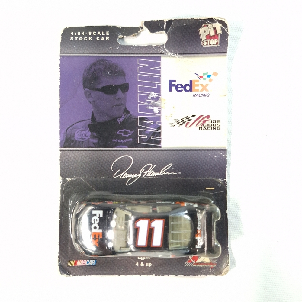 2008 1:64 Motorsports Nascar Authentics Pit Stop Denny Hamlin #11 FedEx NIP